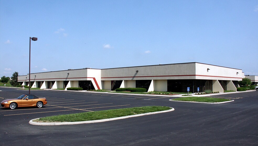 4350 Equity Dr, Columbus, OH à louer - Photo de l’immeuble – Image 2 sur 5