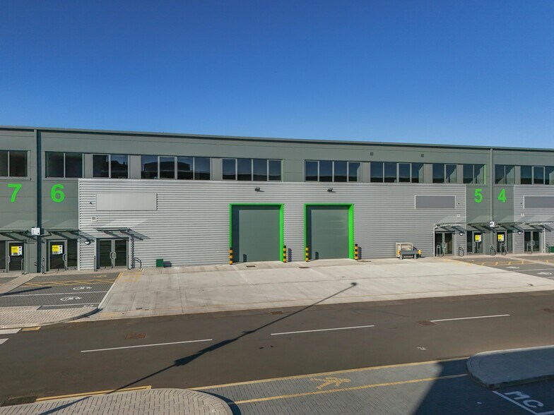 103 Barton Dock Rd, Manchester à louer - Photo de l’immeuble – Image 2 sur 38