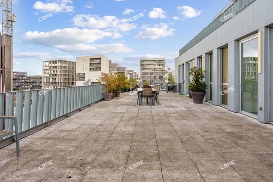 Bureau dans Bordeaux à vendre - Photo de l’immeuble – Image 3 sur 16