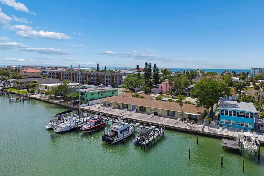 2307 Bay Blvd, Indian Rocks Beach, FL à vendre - Photo de l’immeuble – Image 3 sur 103