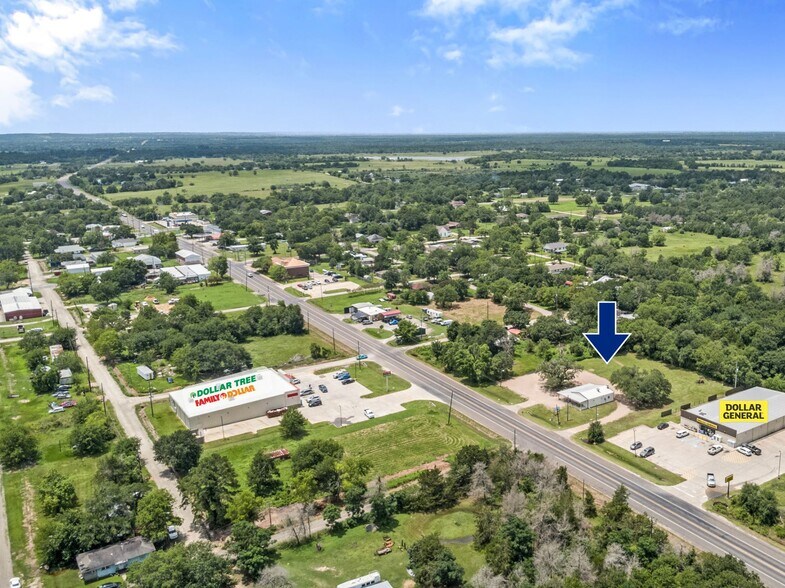 22483 TX-90, Bedias, TX à vendre - Photo de l’immeuble – Image 3 sur 30