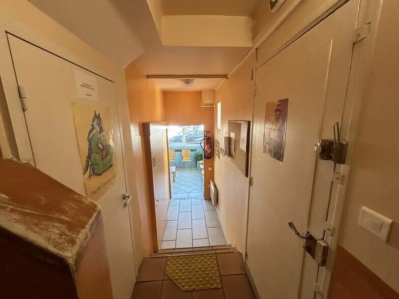 Bureau dans Cavaillon à vendre - Photo de l’immeuble – Image 3 sur 6