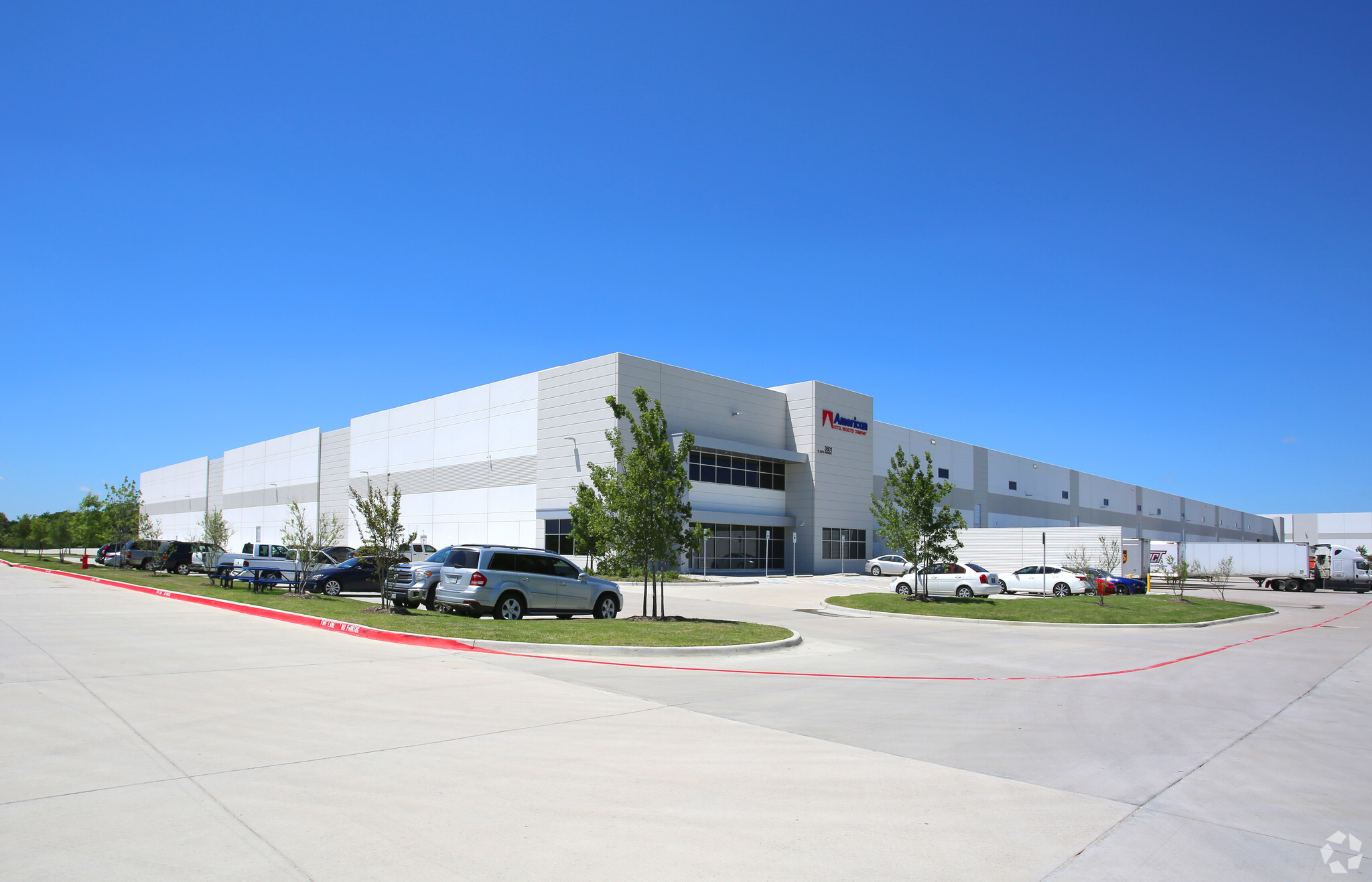 3801 S 20th Ave, Dfw Airport, TX à louer Photo de l’immeuble– Image 1 sur 11