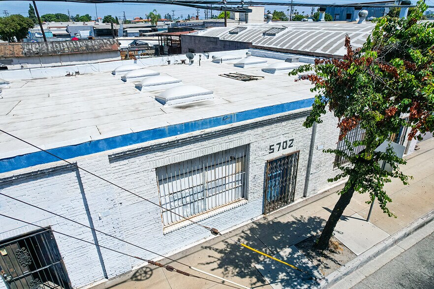 5702 S Santa Fe Ave, Vernon, CA à louer - Photo de l’immeuble – Image 2 sur 7