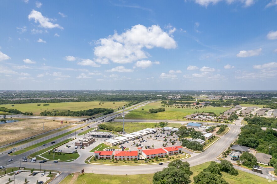 3001 Joe Dimaggio Blvd, Round Rock, TX à louer - Photo de l’immeuble – Image 1 sur 11