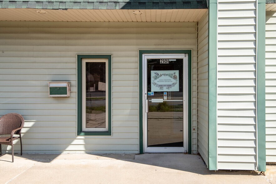 2101 N Sherman Ave, Madison, WI à louer - Photo de l’immeuble – Image 3 sur 3