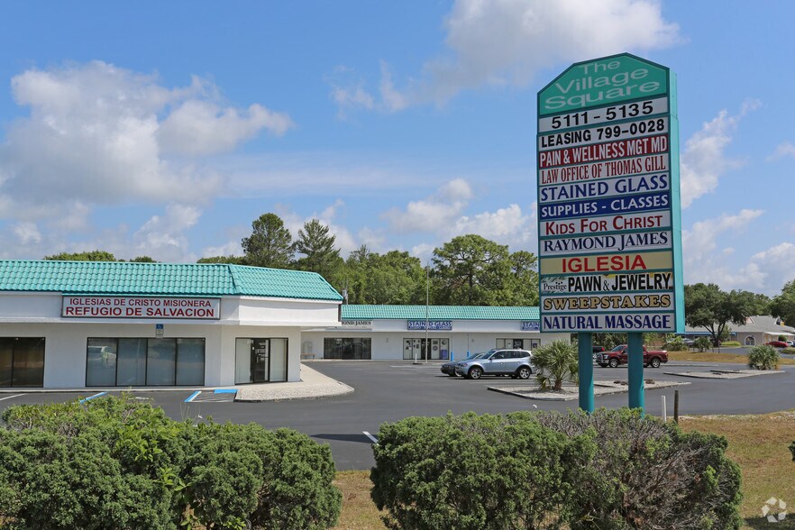 5111-5135 Commercial Way, Spring Hill, FL à louer - Photo de l’immeuble – Image 2 sur 6