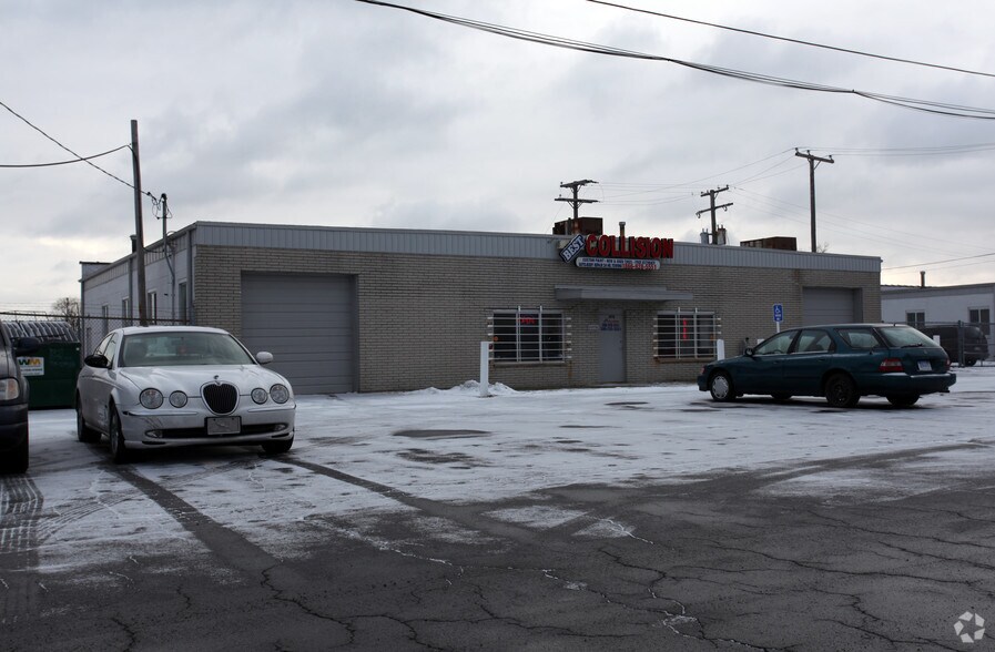 2078 E 10 Mile Rd, Warren, MI à vendre - Photo principale – Image 1 sur 3