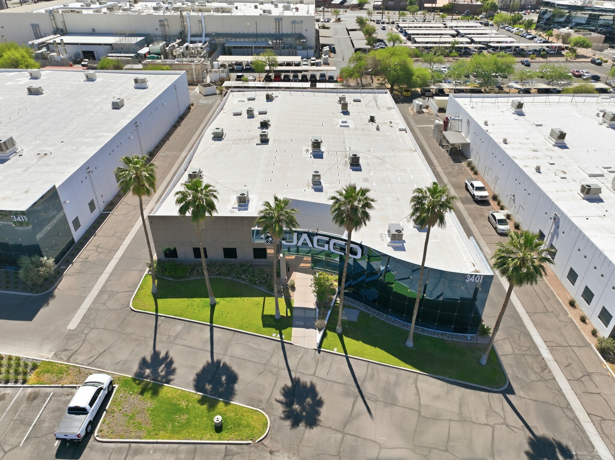 3401 E Harbour Dr, Phoenix, AZ à louer Photo principale– Image 1 sur 93
