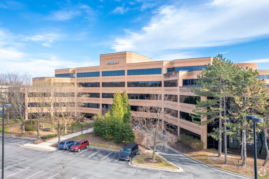 2440 Research Blvd, Rockville, MD à louer - Photo de l’immeuble – Image 2 sur 12
