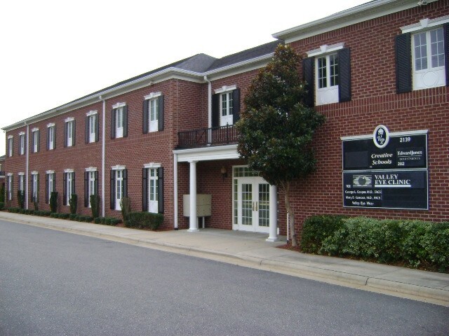 2139 Valleygate Dr, Fayetteville, NC à vendre - Photo de l’immeuble – Image 2 sur 16