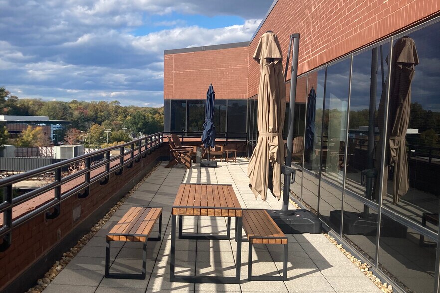 5500 Cherokee Ave, Alexandria, VA à louer - Photo de l’immeuble – Image 3 sur 16