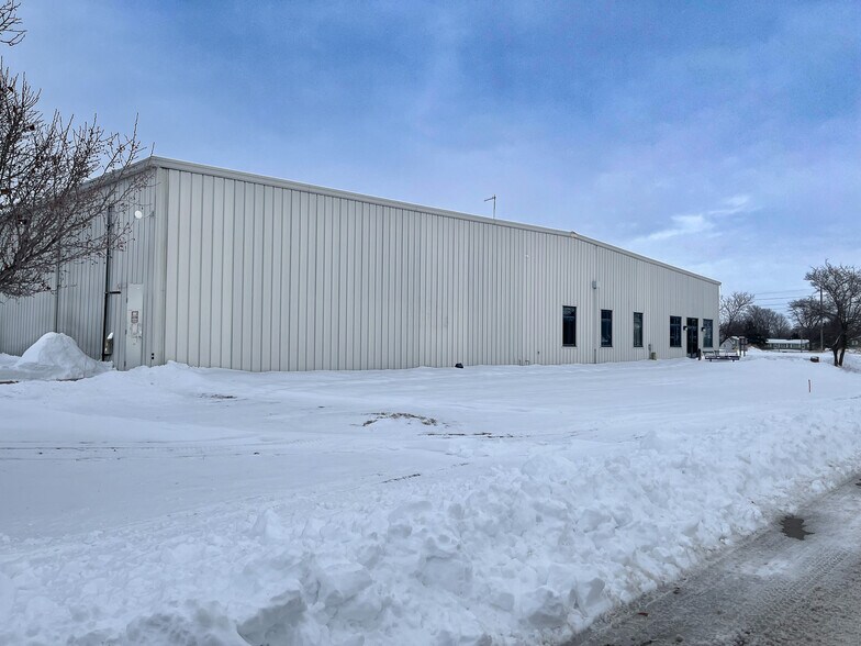 107 Industrial Park Rd, Story City, IA à vendre - Photo de l’immeuble – Image 3 sur 26