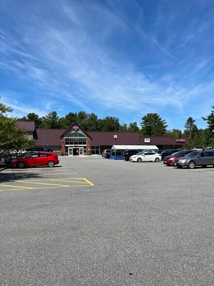 730-756 US Route 1, Yarmouth, ME à louer - Photo principale – Image 1 sur 5
