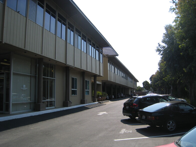 180 Harbor Dr, Sausalito, CA à louer - Photo de l’immeuble – Image 3 sur 8