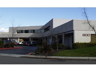 600 Martin Ave, Rohnert Park, CA à louer - Photo de l’immeuble – Image 2 sur 5
