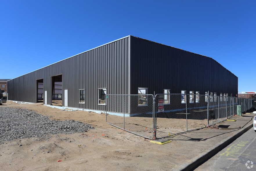 13000 Albrook Dr, Denver, CO à louer - Photo principale – Image 1 sur 7