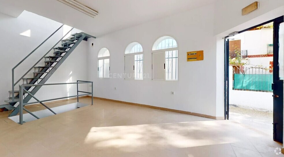 Local commercial dans Pozuelo del Rey, Madrid à vendre - Photo de l’immeuble – Image 2 sur 4