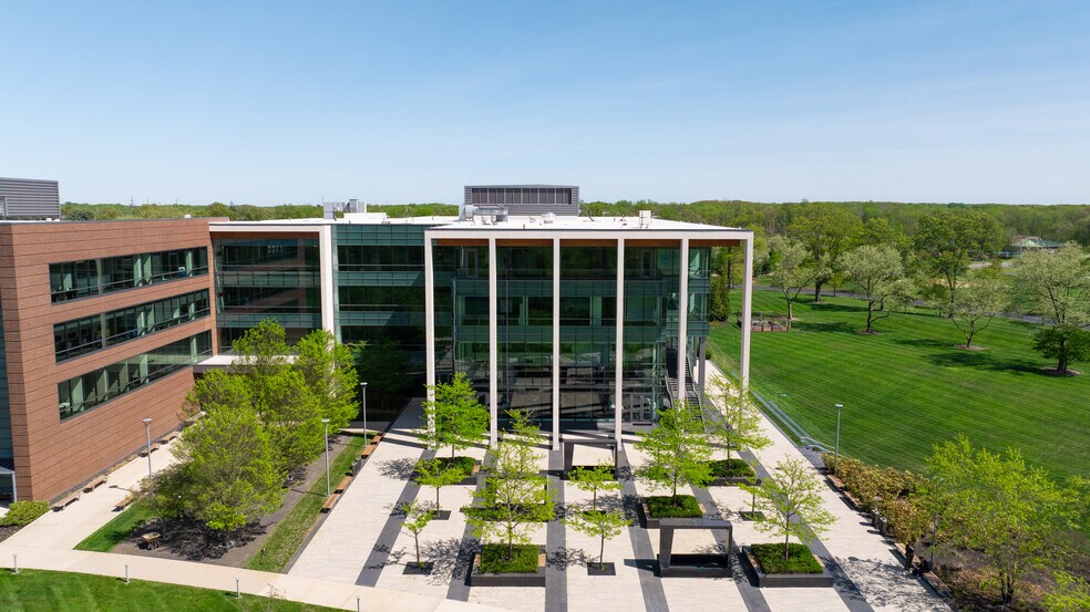 1 CommVault Way, Tinton Falls, NJ à louer - Photo de l’immeuble – Image 3 sur 13