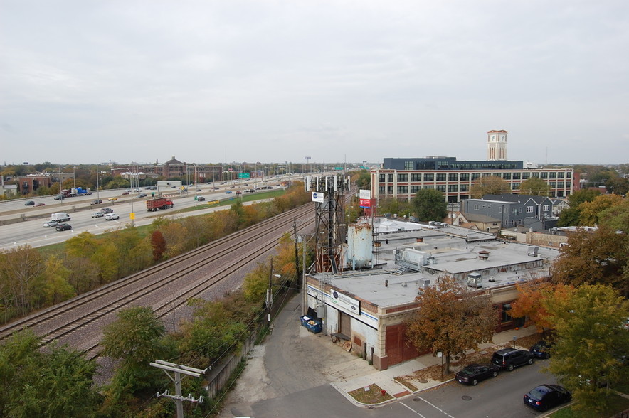 2700 N Campbell Ave, Chicago, IL à louer - Photo de l’immeuble – Image 3 sur 19
