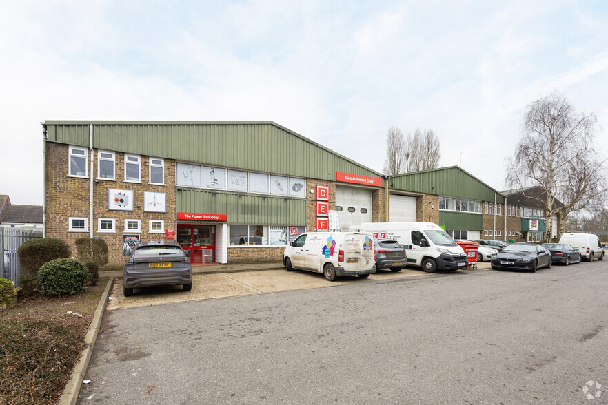 Bircholt Rd, Maidstone à louer - Photo principale – Image 1 sur 4