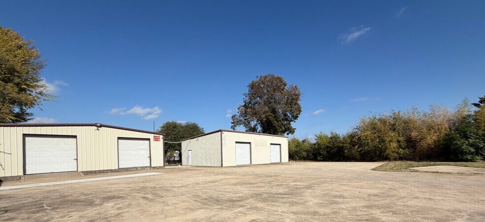 2616 Manor Way, Dallas, TX à louer - Photo de l’immeuble – Image 2 sur 4