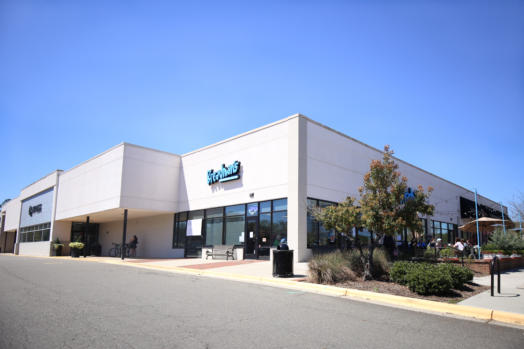 251-229 S Elliott Rd, Chapel Hill, NC à louer Photo de l’immeuble– Image 1 sur 10