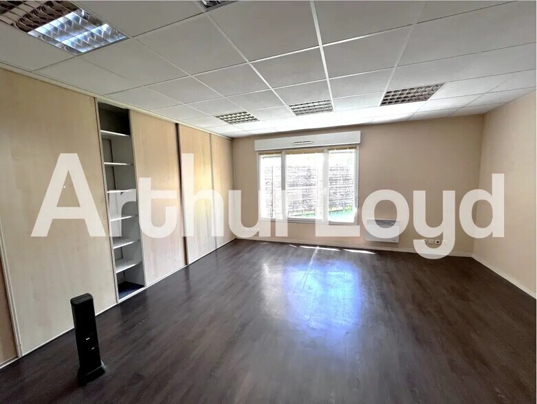Bureau dans Épron à vendre - Photo de l’immeuble – Image 3 sur 6