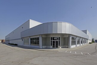 Plus de détails pour 185 Courtneypark Dr, Mississauga, ON - Industriel/Logistique à louer