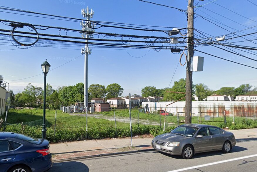 443 Hempstead Tpke, Elmont, NY à vendre - Photo de l’immeuble – Image 2 sur 6