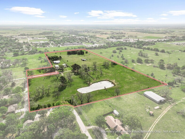 819 Morrison st, Pilot Point, TX à vendre - Photo de l’immeuble – Image 3 sur 13