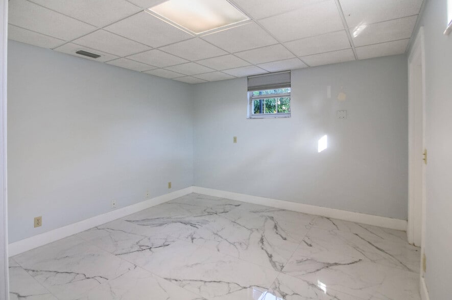 2745 N Federal Hwy, Delray Beach, FL à louer - Photo intérieure – Image 3 sur 7