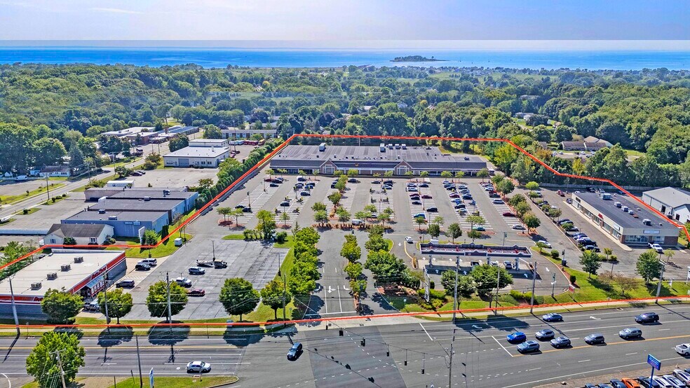 827 Bridgeport Ave, Milford, CT à louer - Photo de l’immeuble – Image 1 sur 6