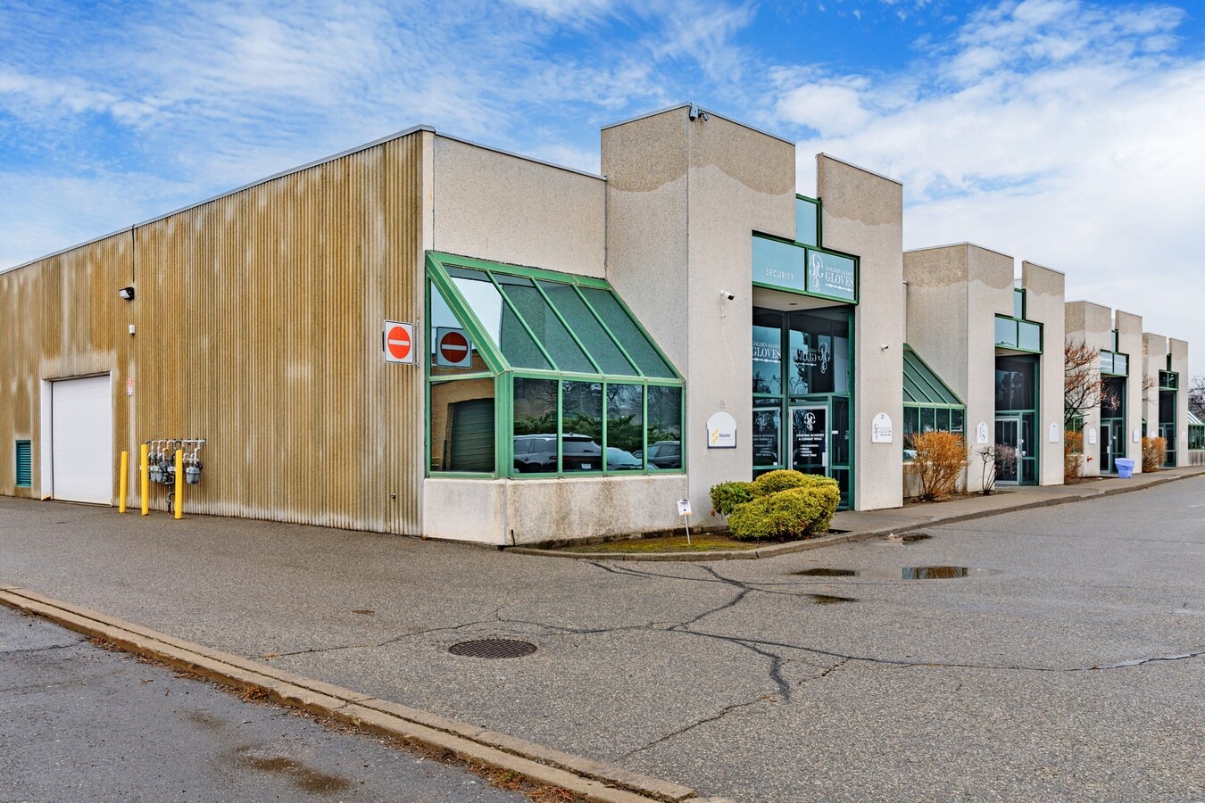175 W Beaver Creek Rd, Richmond Hill, ON L4B 3M1 - Lot 14 -  - Photo intérieure - Image 1 of 50