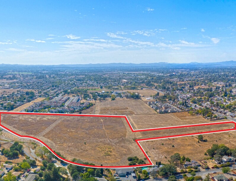 1130 Hearn Ave, Santa Rosa, CA à vendre Aérien– Image 1 sur 9