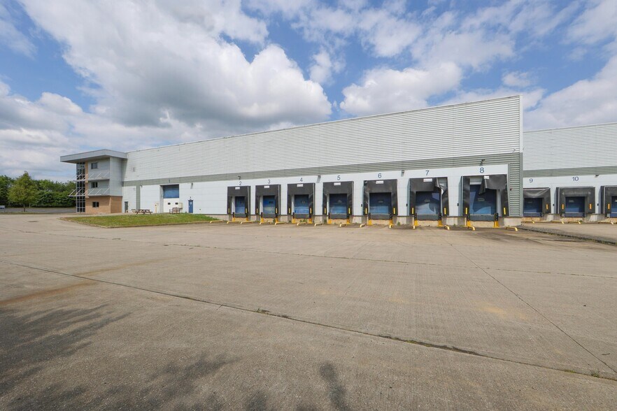 Industriel/Logistique dans Braintree à louer - Photo de l’immeuble – Image 3 sur 6