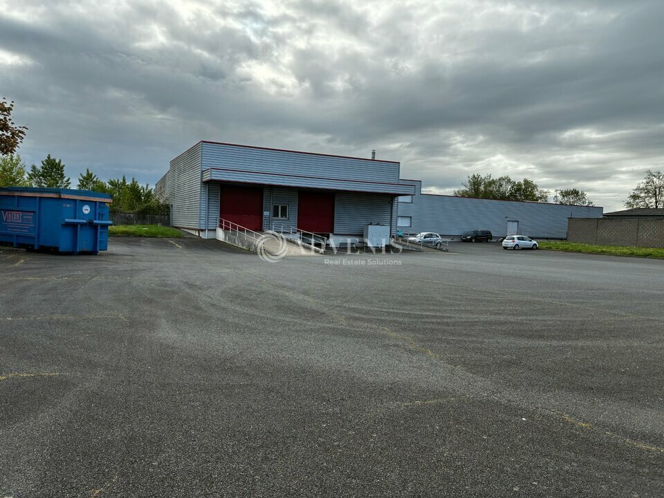 Local d'activités dans Saint-Pierre-des-Corps à vendre Photo de l’immeuble– Image 1 sur 9