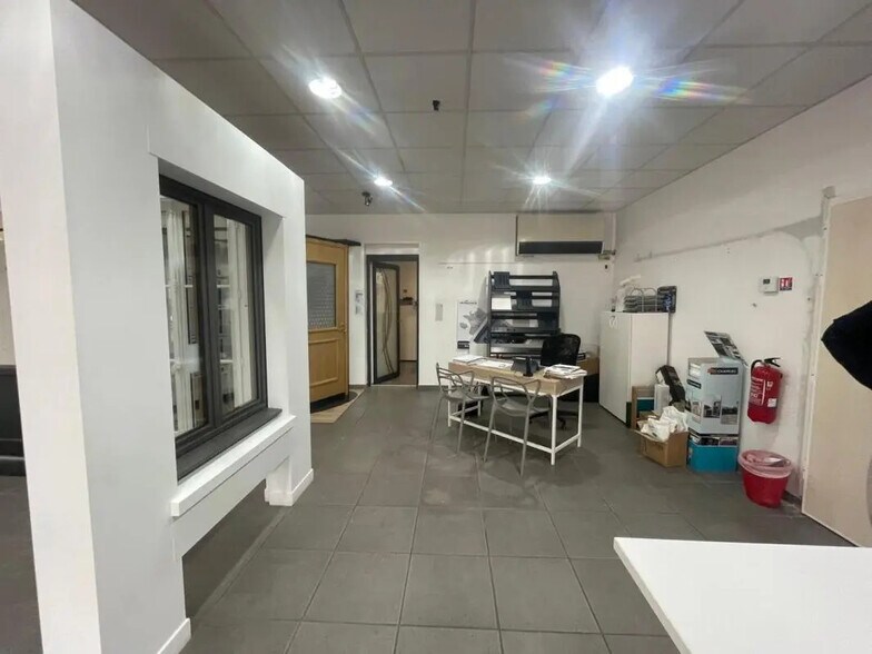 Local commercial dans Étampes à vendre - Photo de l’immeuble – Image 3 sur 7