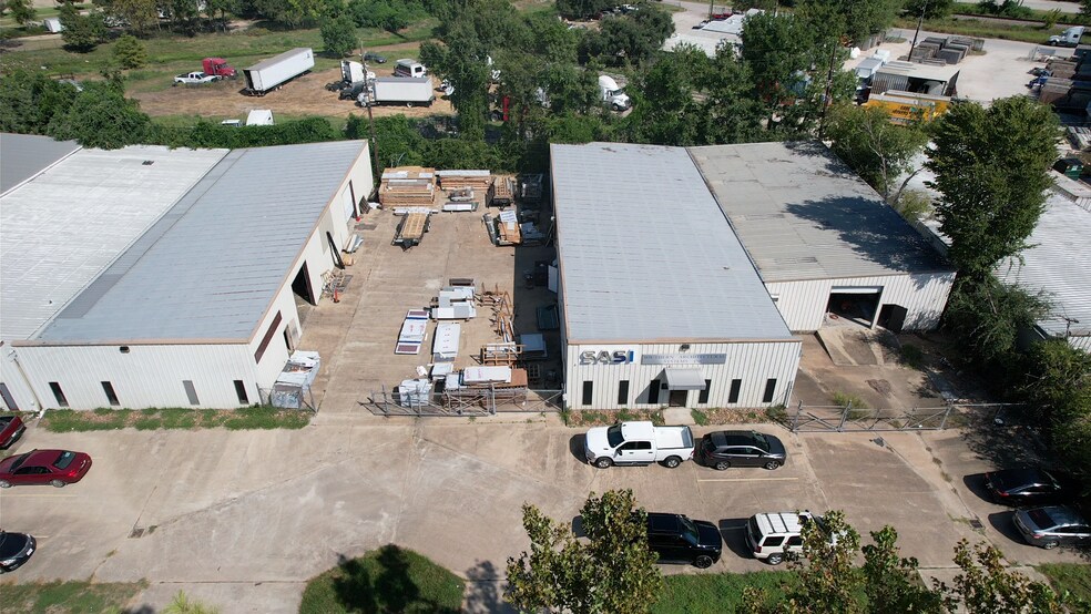 10038 Talley Ln, Houston, TX à louer - Photo de l’immeuble – Image 1 sur 7