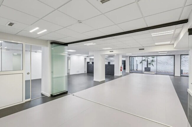 Plus de détails pour 64 Rue Du Dessous Des Berges, Paris - Bureau à louer