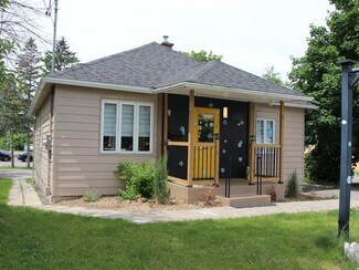 Plus de détails pour 40 Boul Grand, L'Île-Perrot, QC - Local commercial à louer