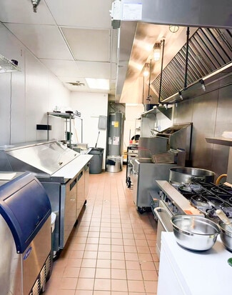 Plus de détails pour 221 W Parker Rd, Plano, TX - Local commercial à louer