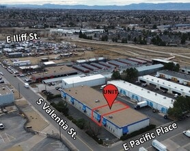 2075 S Valentia St, Denver, CO à louer Photo intérieure– Image 2 sur 11