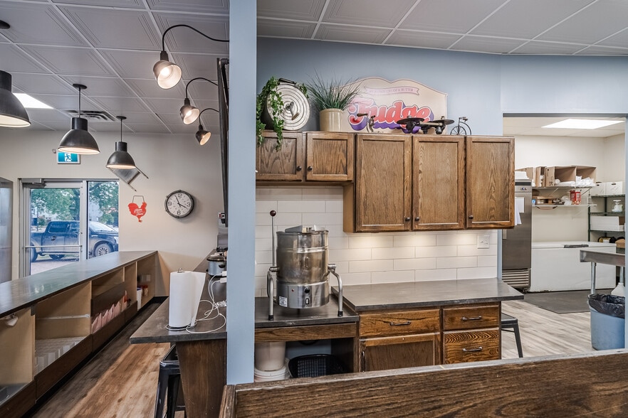 20 Railway Av S, Marwayne, AB à vendre - Photo intérieure – Image 2 sur 33