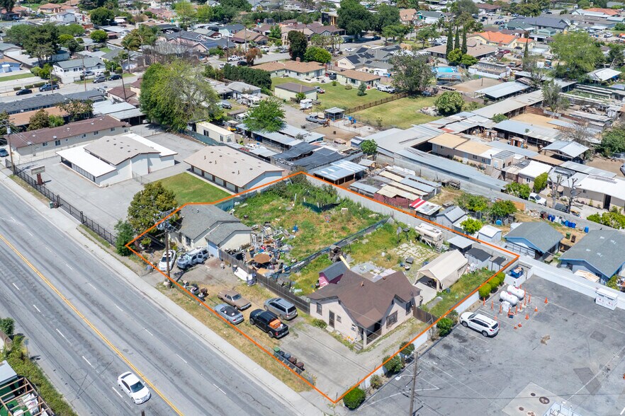 1230 S Wilmington Ave, Compton, CA à louer - Photo de l’immeuble – Image 2 sur 4