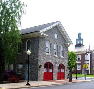 Plus de détails pour 300 Pond St, Bristol, PA - Bureau à vendre