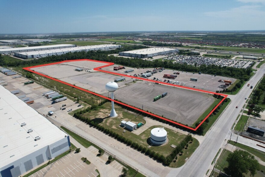 1000 Fulghum Rd, Wilmer, TX à louer - Photo de l’immeuble – Image 3 sur 6