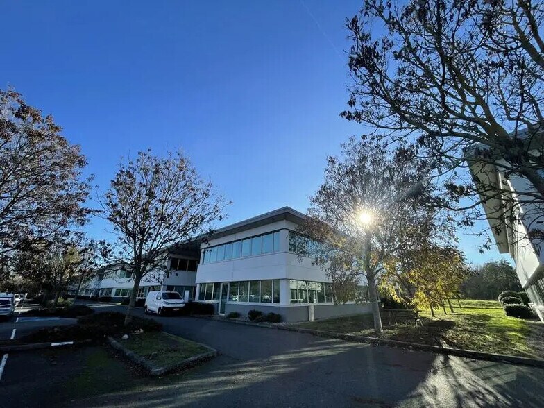 Bureau dans Labège à louer - Photo de l’immeuble – Image 1 sur 4