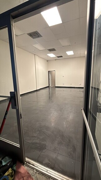 Plus de détails pour 909 S Central Ave, Compton, CA - Local commercial à louer