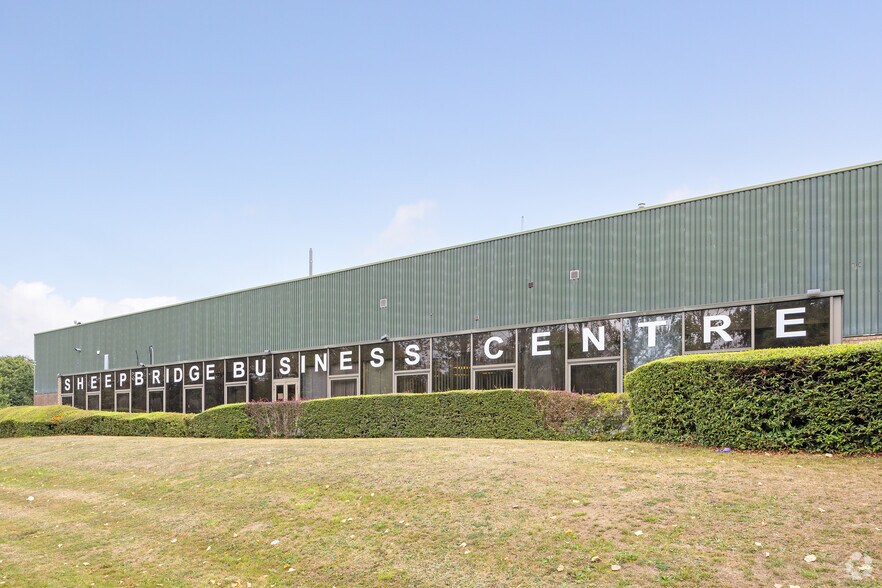 655 Sheffield Rd, Chesterfield à louer - Photo de l’immeuble – Image 2 sur 6